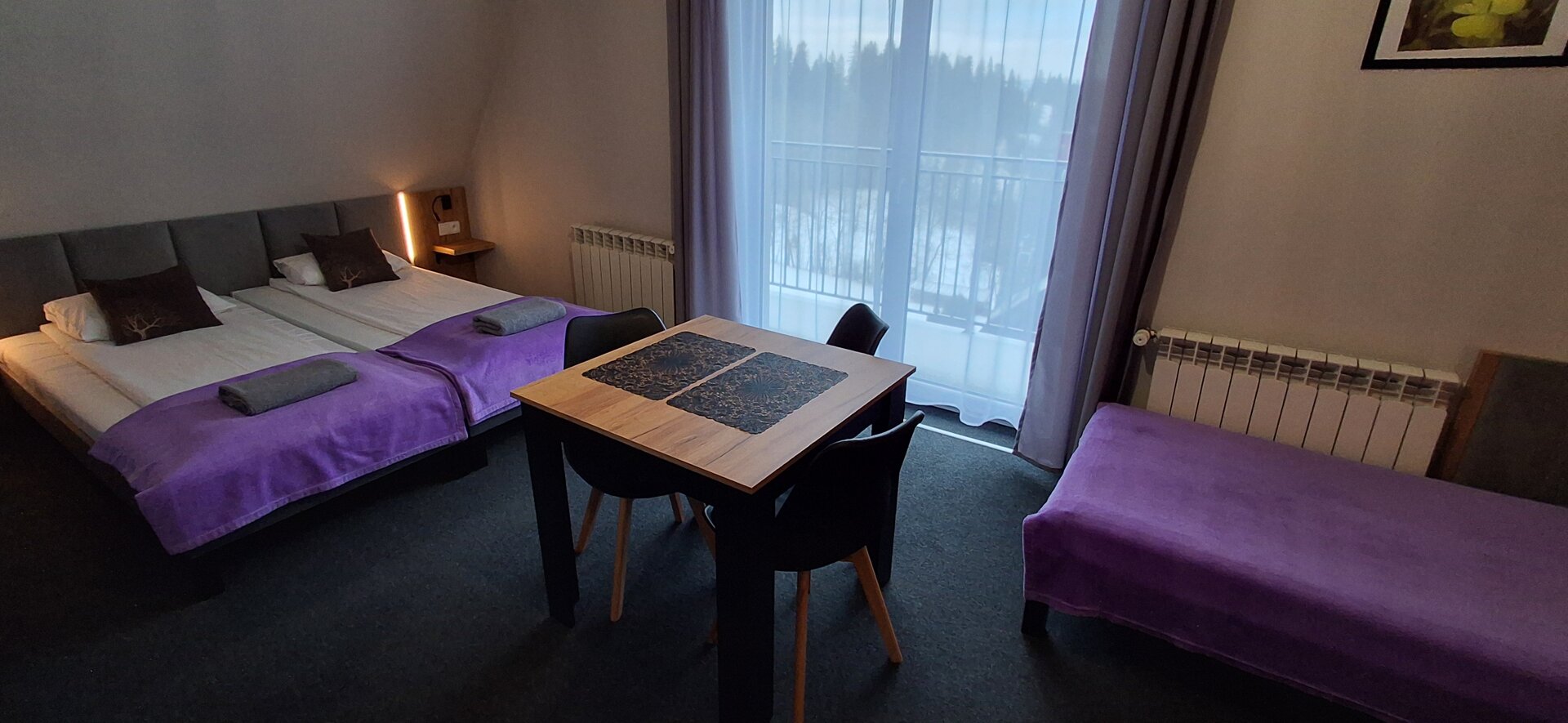 Apartament 14, 3-osobowy z balkonem i aneksem