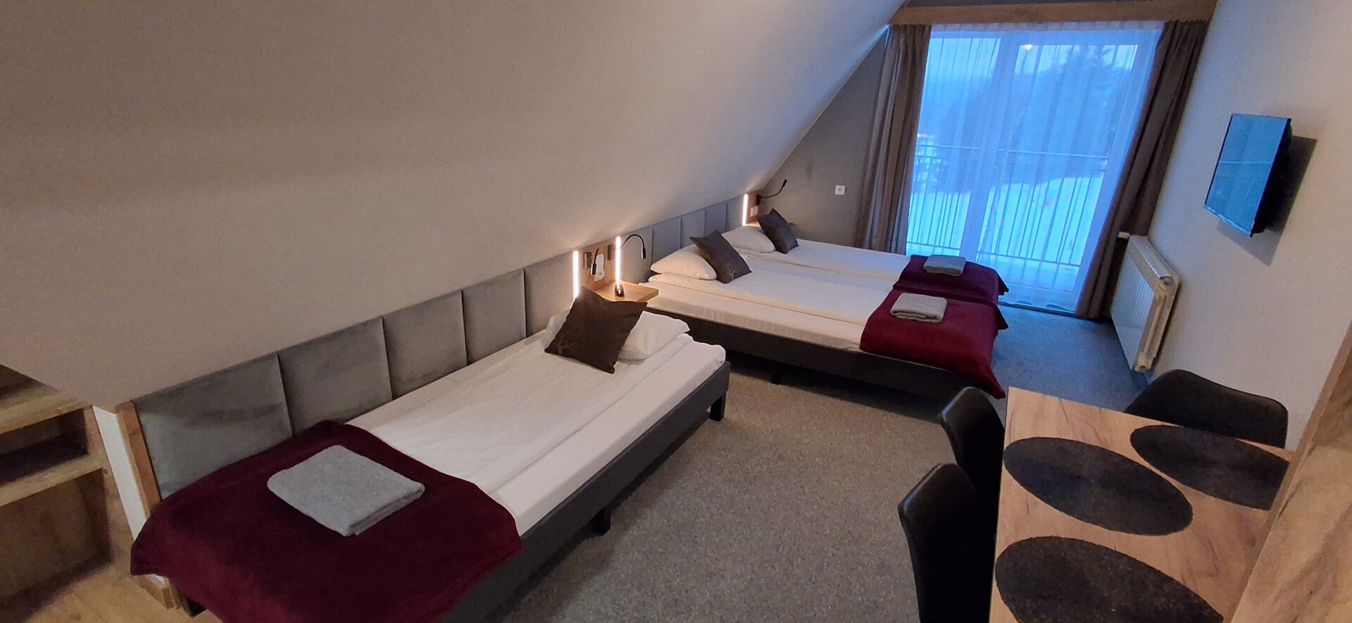 Apartament 23, 3-osobowy z balkonem i aneksem